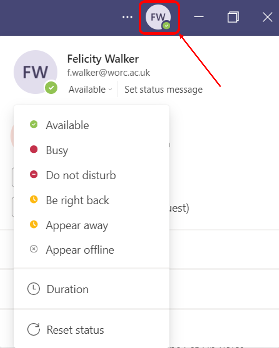 Capture of Microsoft Teams with an arrow pointing to the profile icon.